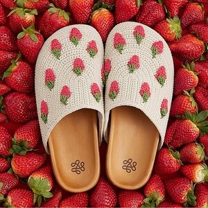 The Sak Strawberry Embroidered Women's Slip-On Shoes in Size 9